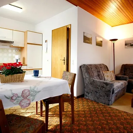 Annegret Schuette Apartman *